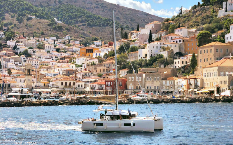Explore Athens' nearby islands &ndash; Poros, Hydra, Aegina, and Agistri. Each boasts unique charm, from Hydra's car-free streets to Aegina's archaeological sites. Embark on island-hopping adventures for diverse experiences.